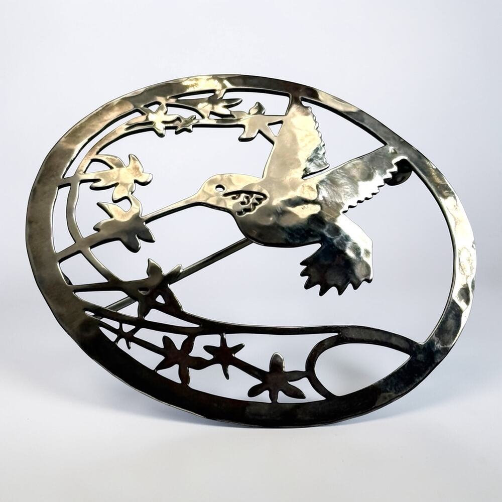 Wild Bryde Hummingbird Brooch Hammered Silver Tone Modernist Bird Circle Pin - Picture 4 of 7